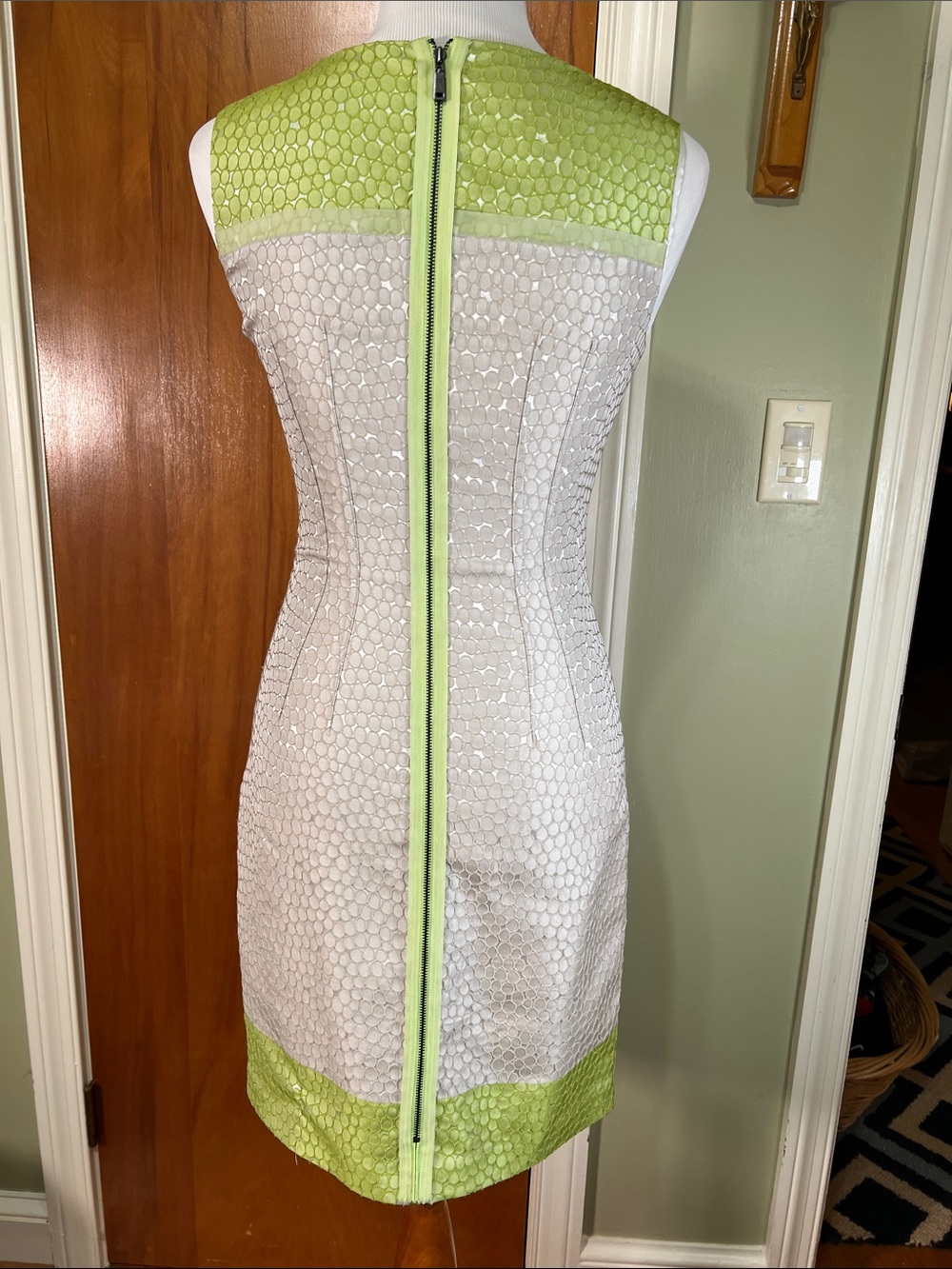 Elie Tahari White Mini Dress with Lime Accents - Picture 3 of 6